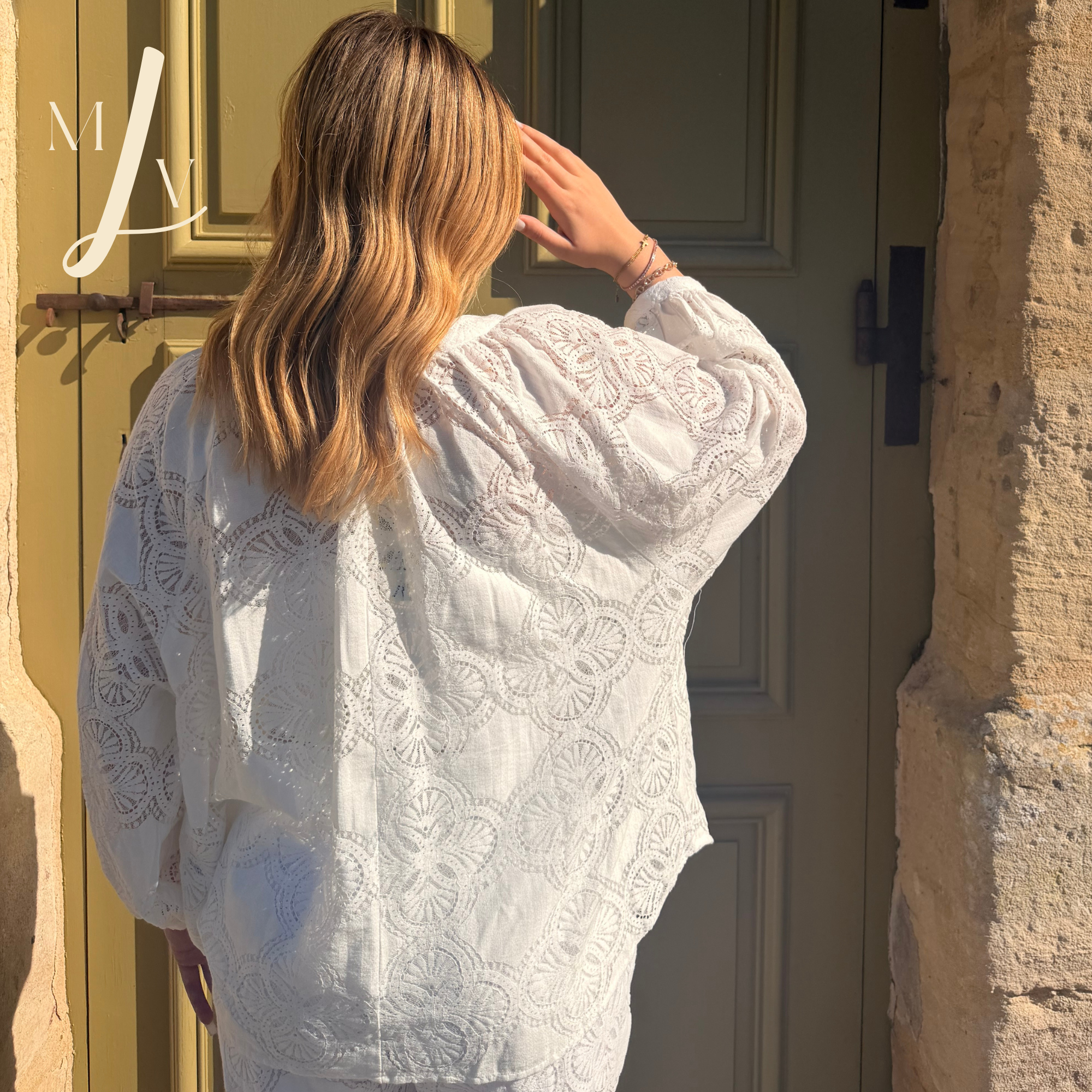 Blouse courte ajourée Ornella 