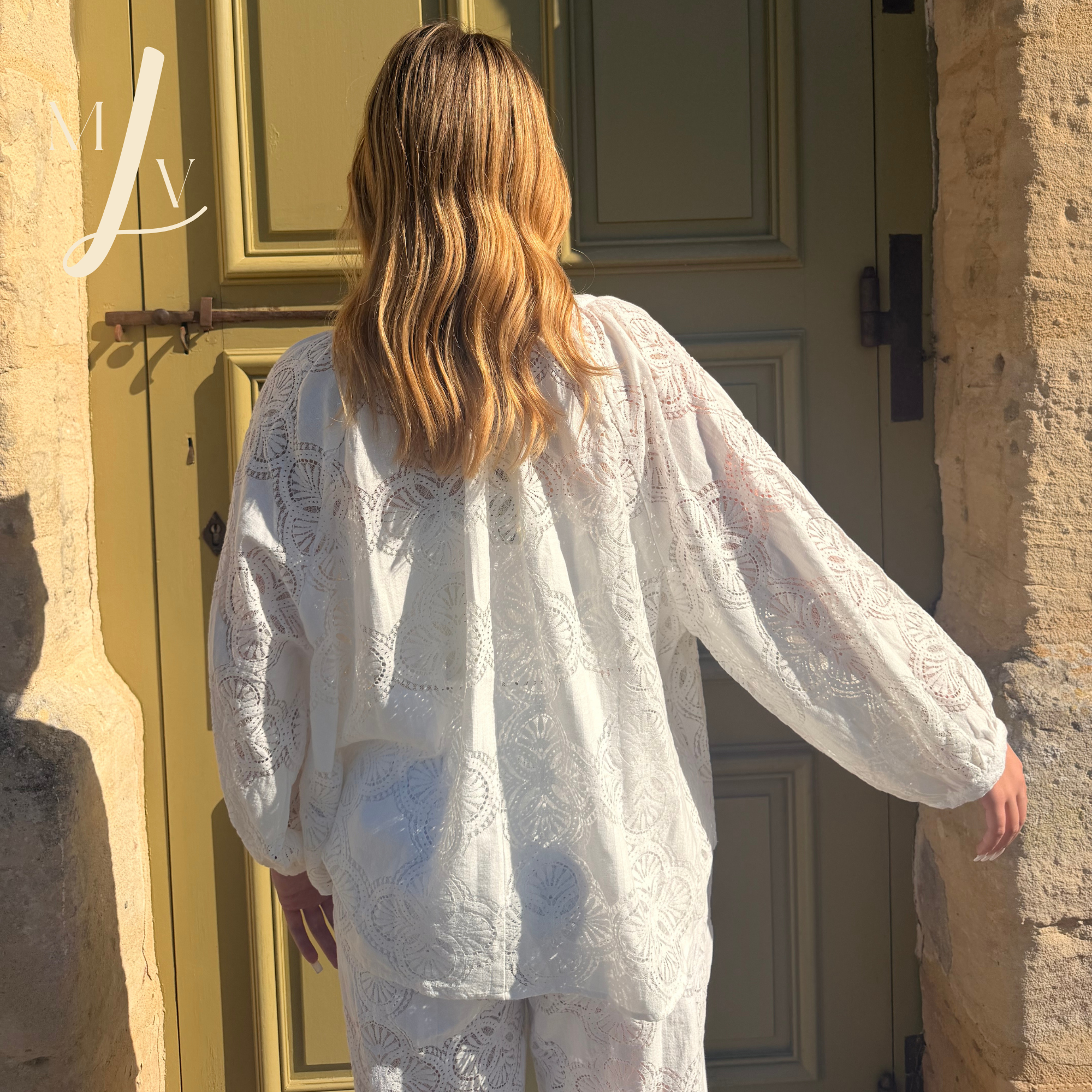 Blouse courte ajourée dos Ornella 