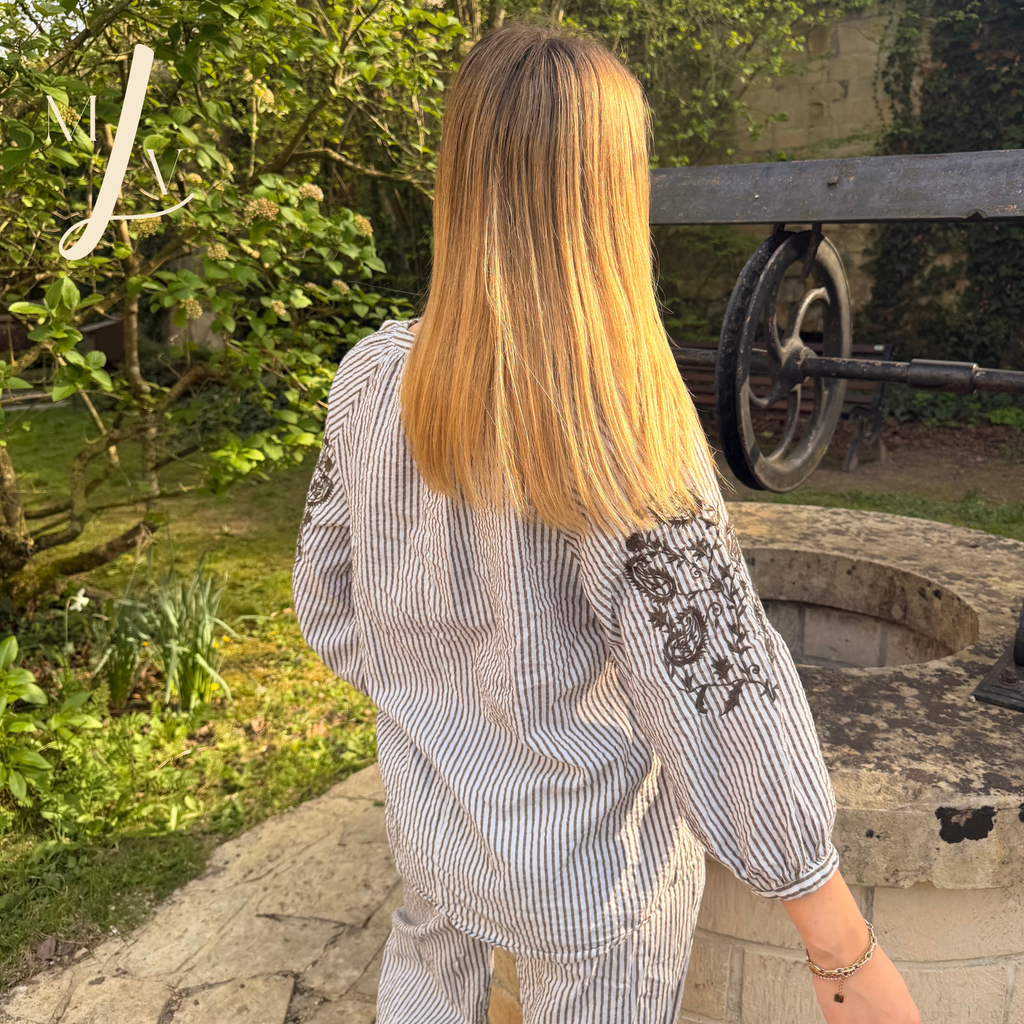 Blouse courte brodée Alma Esprit chic